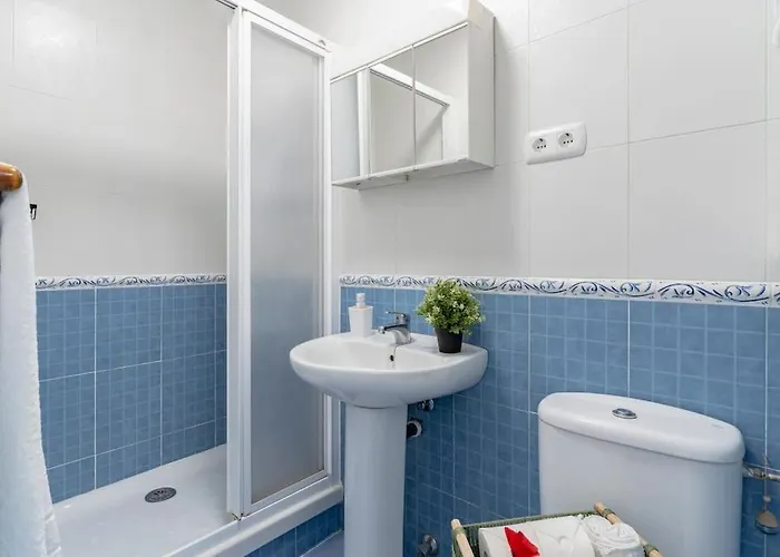 Bonito Estudio Carihuela Con Terraza, Wifi, Playa A 150 Metros * Торремолинос